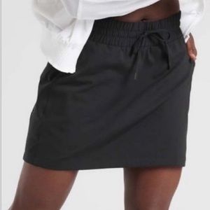 Like New Athleta Excursion Hybrid Skort in black